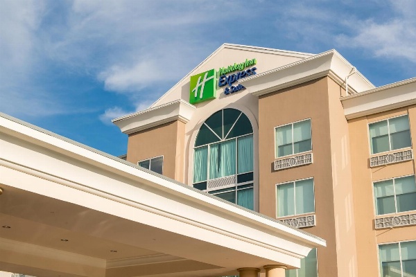 Holiday Inn Express Hotel & Suites Columbia I-26 @ Harbison Blvd image 1