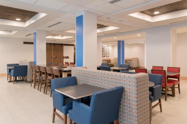 Holiday Inn Express Hotel & Suites Columbia I-26 @ Harbison Blvd image 15