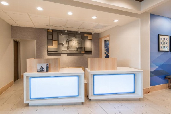 Holiday Inn Express Hotel & Suites Columbia I-26 @ Harbison Blvd image 18