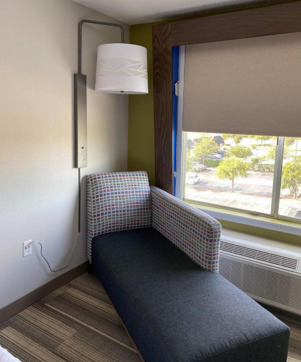 Holiday Inn Express Hotel & Suites Columbia I-26 @ Harbison Blvd